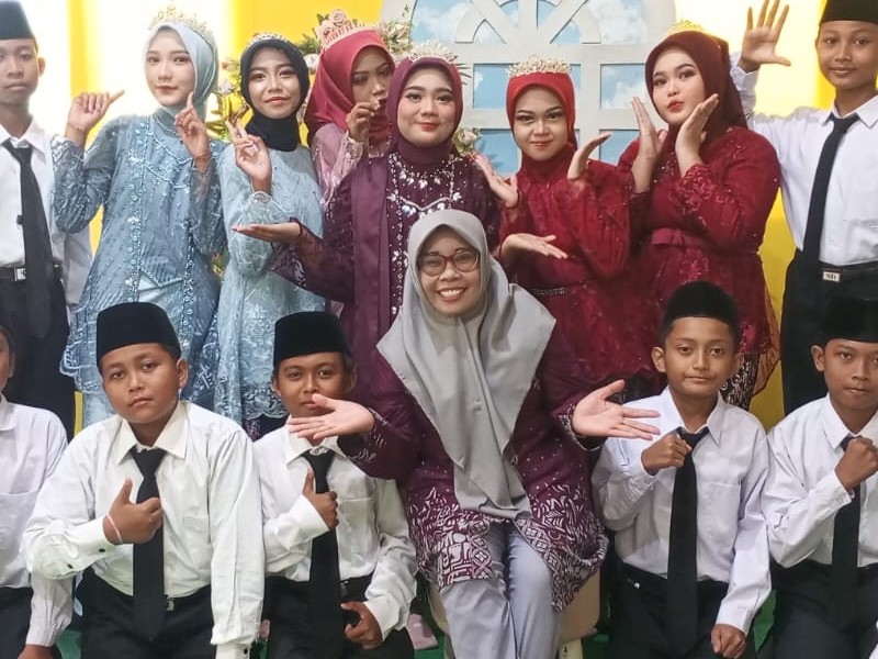 TASYAKURAN PELEPASAN PERPISAHAN KELAS 6 SDN 5 MIMBAAN