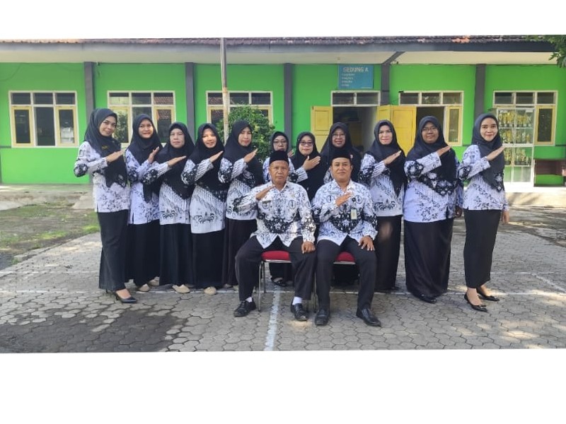 MEMPERINGATI HUT PGRI KE 80 DAN HARI GURU NASIONAL